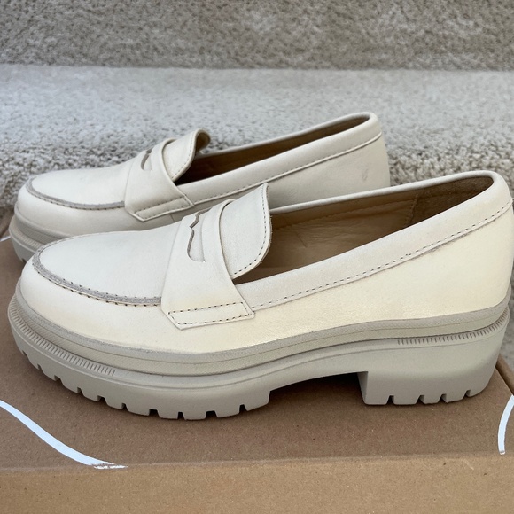 Patina Zoe chunky lug sole loafer - Picture 2 of 10